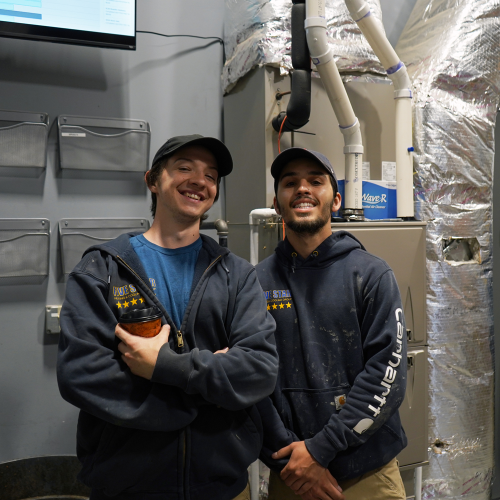 2 Techs